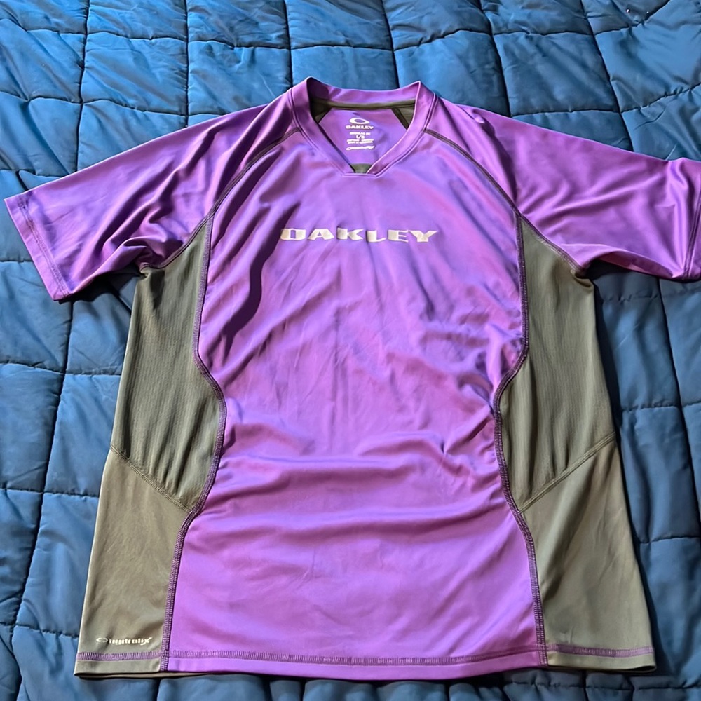 Oakley Shirt Size L Regular Fit Color Purple Grey LIKE NEW